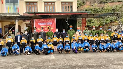 Yên bình biên giới Tây Giang