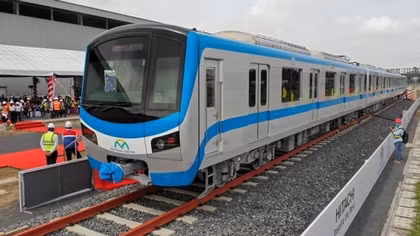 Xem xét việc đầu tư kết nối xe buýt với nhà ga Metro