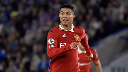 Ronaldo lại xuất phát từ ghế dự bị