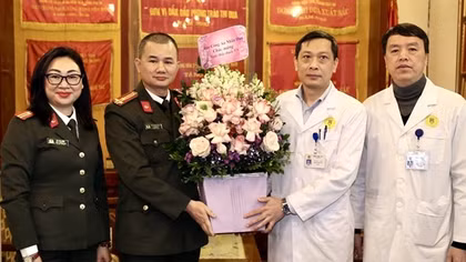 Báo CAND chúc mừng Ngày Thầy thuốc Việt Nam