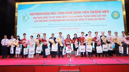 Ứng dụng công nghệ hiện đại trong điều trị, khám chữa bệnh cho nhân dân