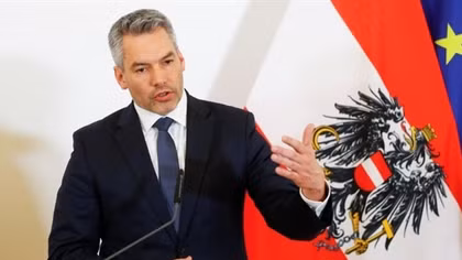 Lãnh đạo EU đầu tiên sang Nga gặp ông Putin trong chiến sự Ukraine