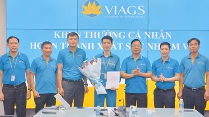 Trả lại 2,4 tỷ đồng hành khách để trên máy bay