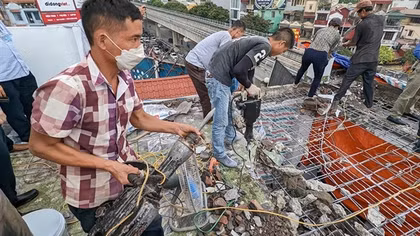 Hà Nội: Cưỡng chế cắt tầng công trình vi phạm hành lang di tích