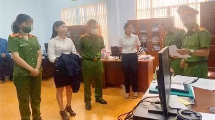 Cán bộ thuế giở trò nhận thông báo thuế phải chi "xèng"