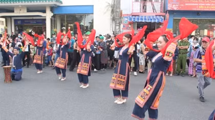 Nghệ thuật dân gian từ làng quê tụ hội về phố tại Festival Huế