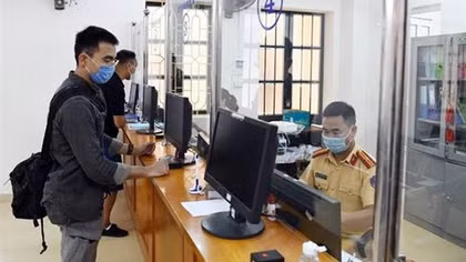 Chọn phương án hiệu quả bảo vệ quyền của người dân sau khi trúng đấu giá biển số