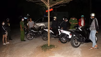 Trắng đêm tuần tra bảo vệ ANTT tuyến biên giới