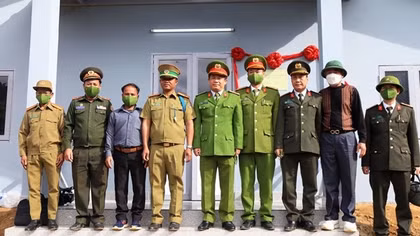 Bàn giao trụ sở làm việc cho Công an nước bạn Lào