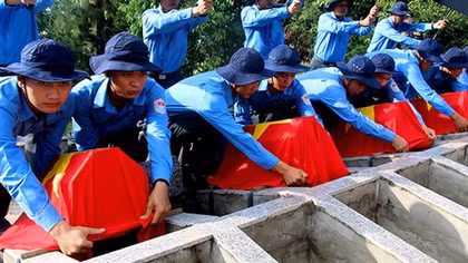 Tổ chức Lễ truy điệu, cải táng 80 hài cốt liệt sĩ quân tình nguyện và chuyên gia