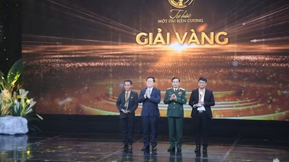 Trao giải cuộc thi và triển lãm ảnh “Tự hào một dải biên cương” năm 2022