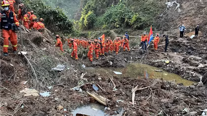 Tìm thấy hộp đen máy bay Trung Quốc gặp nạn