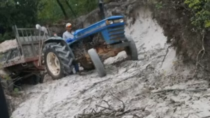 “Sa tặc” băm nát hàng loạt đồi cát trắng ở Quảng Trị