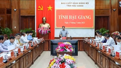 Thủ tướng: Vươn lên mạnh mẽ bằng sức mạnh nội sinh, không trông chờ, ỷ lại