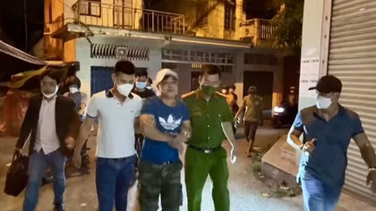 Mua hồng phiến từ người lạ mang về bán