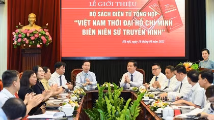 Ra mắt bộ sách điện tử tổng hợp “Việt Nam thời đại Hồ Chí Minh - Biên niên sử truyền hình”