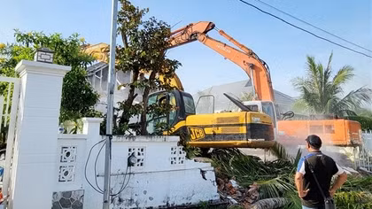Bắt đầu cưỡng chế 2 trong số 79 căn biệt thự trái phép tại Phú Quốc