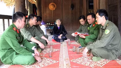 Đôi vợ chồng vượt qua lầm lỡ