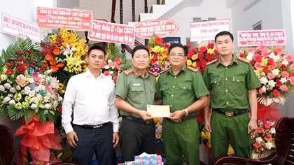 Nhiều đơn vị, địa phương chúc mừng Văn phòng thường trú Báo CAND khu vực ĐBSCL
