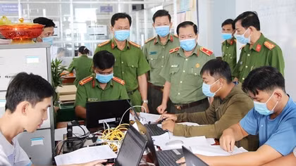 Thực hiện cao điểm 90 ngày, đêm hoàn thành chỉ tiêu của Luật Cư trú