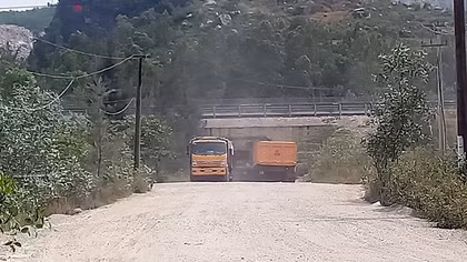 Vì sao người dân ngăn cản xe ra vào 5 mỏ đá tại Quảng Nam?