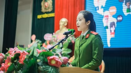 Nữ Trung úy xinh đẹp được vinh danh “Gương mặt trẻ Công an tiêu biểu”