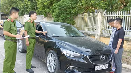 Bắt giữ 2 đối tượng trộm cắp xe ô tô