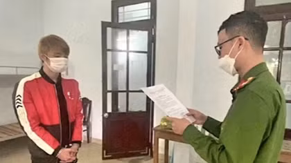 Nhiều người sập bẫy lừa vì tin nhắn "tài khoản ngân hàng bị khóa"