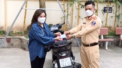 Được nhận lại xe máy mất trộm chỉ sau 1 giờ