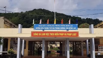 "Nghiêm khắc phê bình" Giám đốc Bệnh viện phổi Hải Phòng