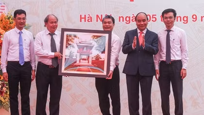 Chủ tịch nước dự khai giảng tại Trường THPT Chuyên Khoa học tự nhiên