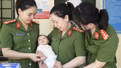 Chia sẻ cùng nữ can phạm sinh con trong trại tạm giam