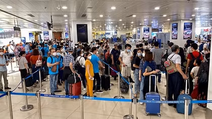 Hàng không Tết: Tăng chuyến, tăng giá
