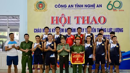 Sôi nổi Hội thao kỷ niệm 60 năm Ngày truyền thống lực lượng CSND