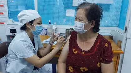 TP Hồ Chí Minh kéo dài đợt cao điểm tiêm vaccine phòng COVID-19