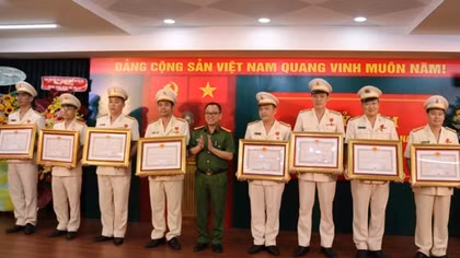 Trao các danh hiệu cao quý tặng hơn 300 nhà giáo thuộc Trường Cao đẳng CSND II