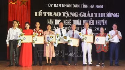 Trao Giải thưởng Văn học nghệ thuật Nguyễn Khuyến lần thứ VIII