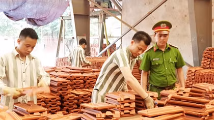 Bài 1: Mô hình tổ chức lao động, hướng nghiệp, dạy nghề ngoài trại giam từng đem lại hiệu quả cao