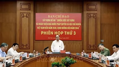 Xây dựng và hoàn thiện Nhà nước pháp quyền XHCN là nhiệm vụ trọng tâm của đổi mới