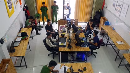 Khởi tố 3 đối tượng làm giả căn cước công dân