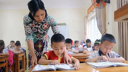 Phát huy tiếng nói của người trực tiếp dạy học trong chọn sách giáo khoa mới