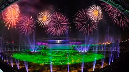 Bắn pháo hoa khai mạc SEA Games 31 tại sân vận động Mỹ Đình