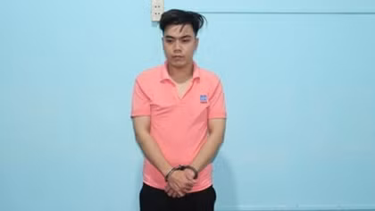 Giả giọng nữ đặt hàng mỹ phẩm rồi hiếp dâm, cướp tài sản