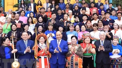Chủ tịch nước tiếp Đoàn già làng, trưởng bản, nghệ nhân tiêu biểu