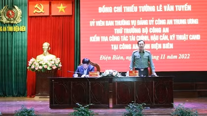 Thứ trưởng Lê Văn Tuyến kiểm tra công tác tại Công an tỉnh Điện Biên