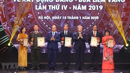 Trao Giải Búa liềm vàng lần thứ VI năm 2021 vào ngày 21/1