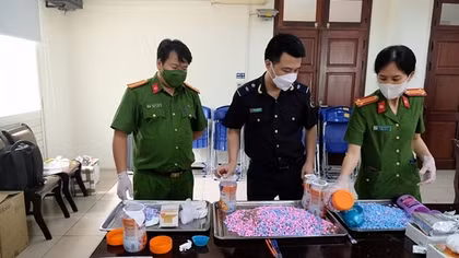 Hải quan phối hợp bắt giữ 151 vụ vận chuyển trái phép ma tuý