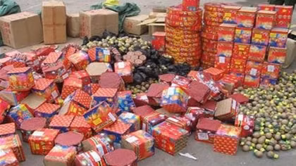 Phá nhiều đường dây bán pháo nổ