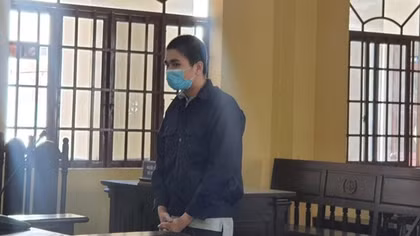 Lãnh án tù vì nhiều lần “yêu” bạn gái nhí