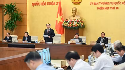 Khai mạc phiên họp thứ 17 của Ủy ban Thường vụ Quốc hội